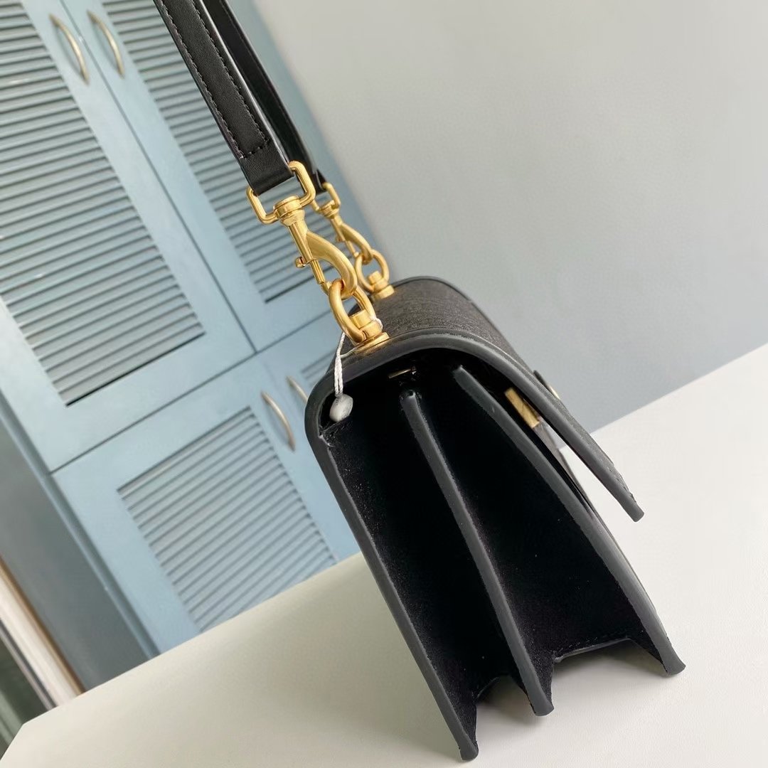 mmexport1713605893432